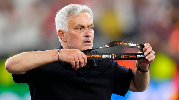 José Mourinho regrette de ne pas avoir pu mener l'AS Roma en UEFA Europa League